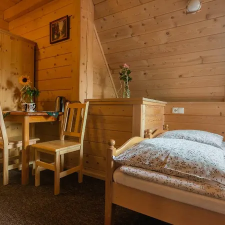 Δωμάτια σε οικογενειακή κατοικία Lassakowka *